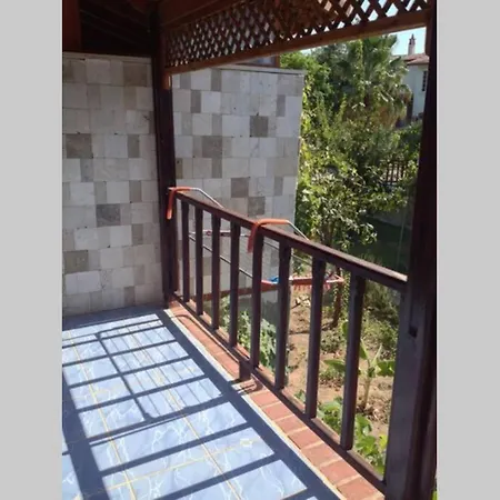 Family House - Pool And Beach 度假居